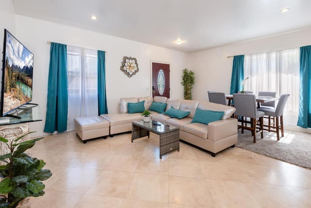 Luxe In Beverly Hills Sleeps 6 * Los Ángeles